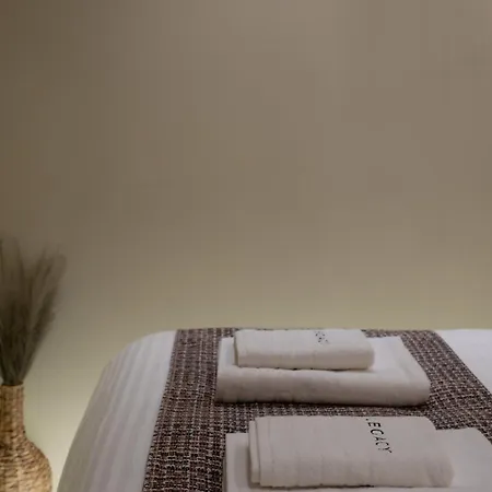 Legacy Private ,oia Apartmán *